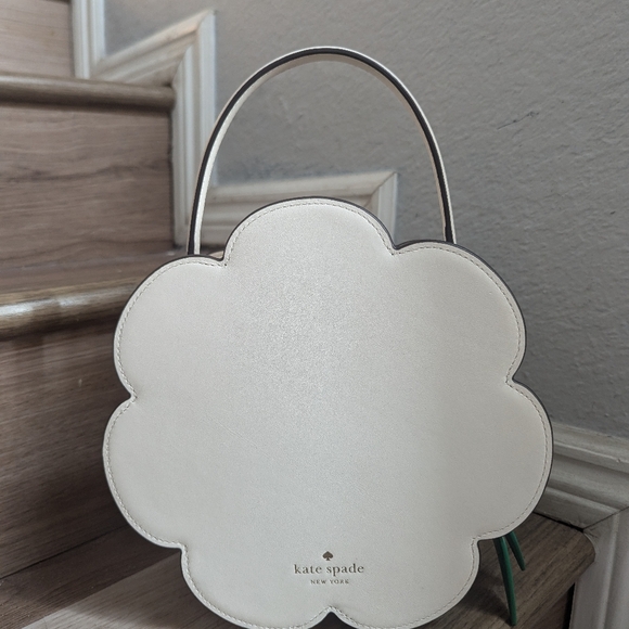 NWT Kate Spade KG745 Day Tripper 3D Daisy Crossbody Bag Parchment - Picture 2 of 4